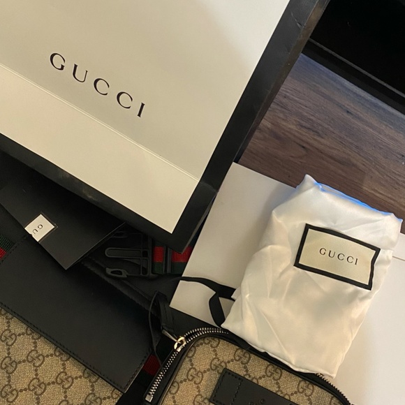 Gucci GG Supreme Belt Bag - Picture 4 of 10
